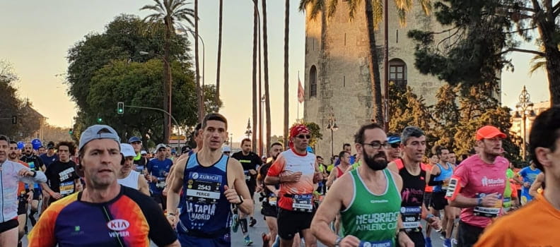 Nos calzamos las zapatillas de correr para la Zurich Maratón de Sevilla